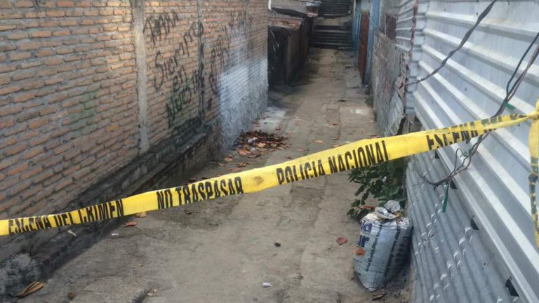 Policía Nacional no cuenta con cinta para acordonar el área del crimen