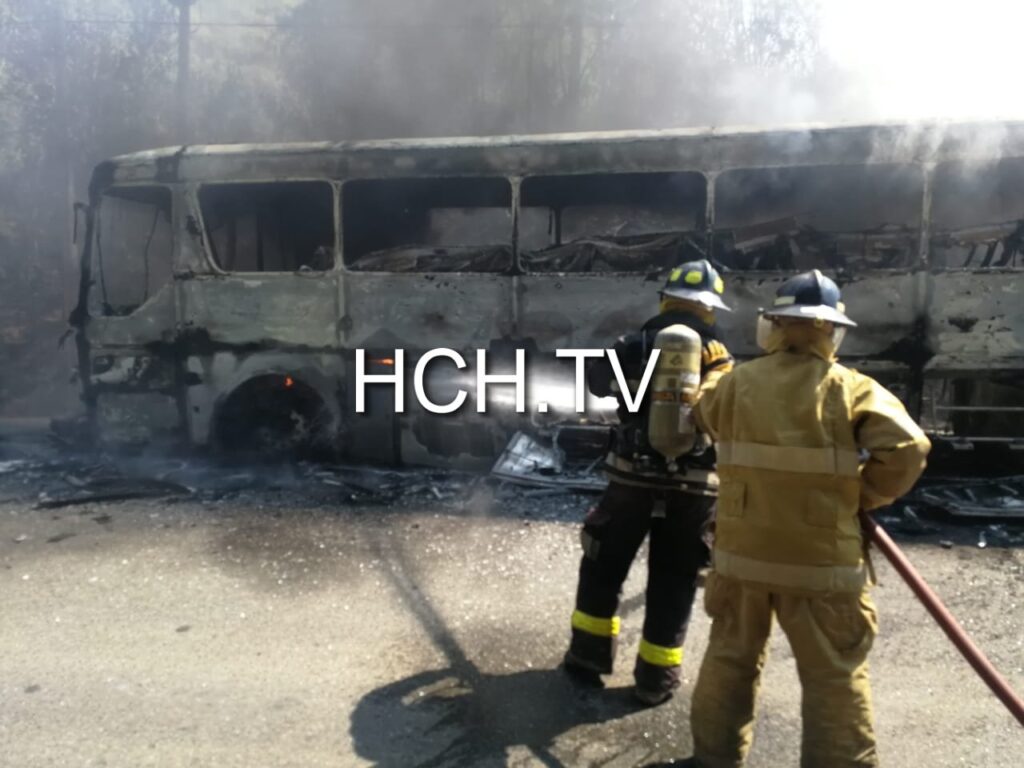 Por Poco Es Tragedia Pasajeros De Bus Se Salvan De Morir Calcinados