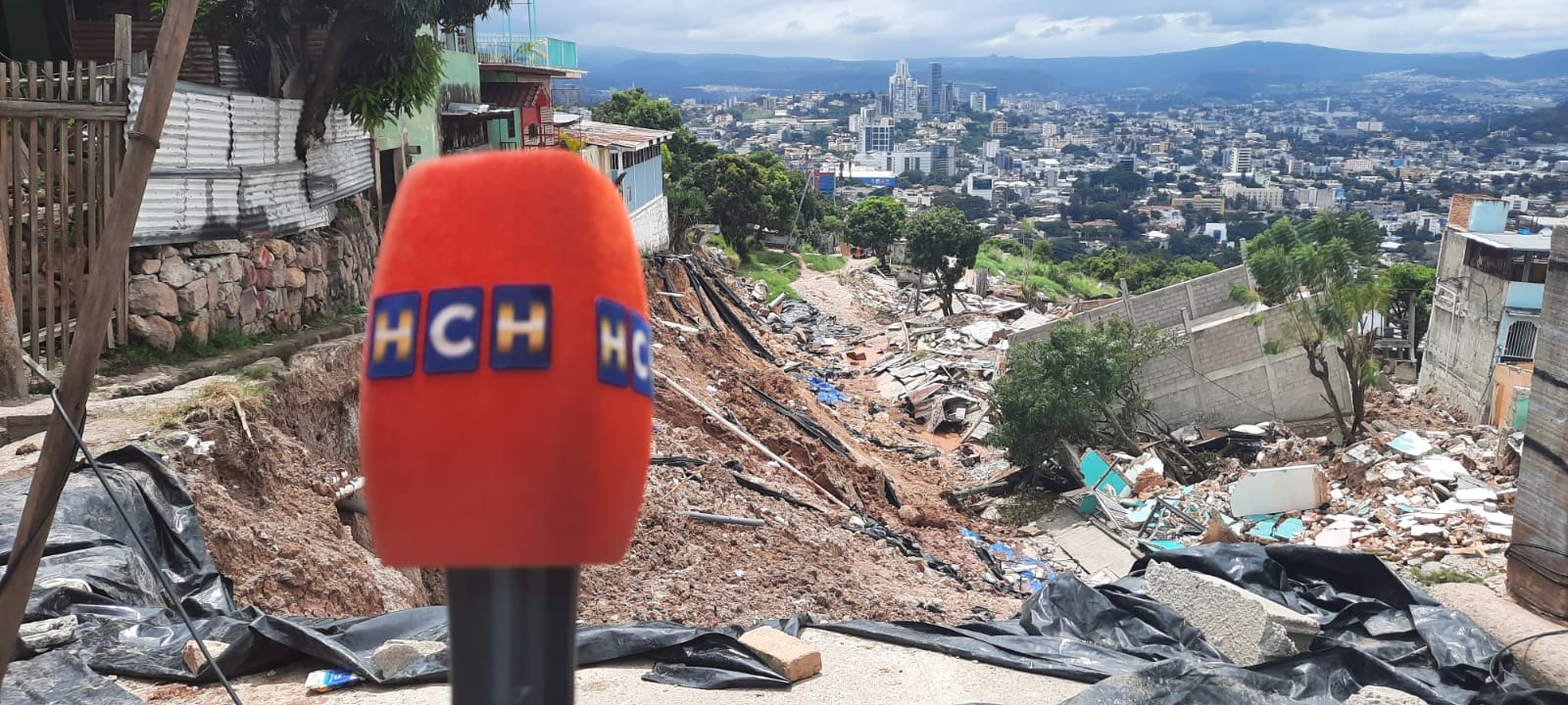 Pobladores De La Col Guill N Temen A M S Derrumbes Con La Llegada De