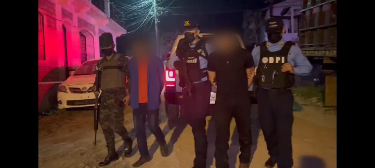 Con Droga Y Arma De Fuego Uniformados Detienen A Dos Supuestos