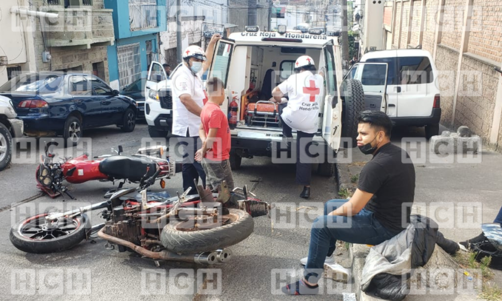 Encontronazo Entre Dos Motociclistas En El Barrio La Concordia De La