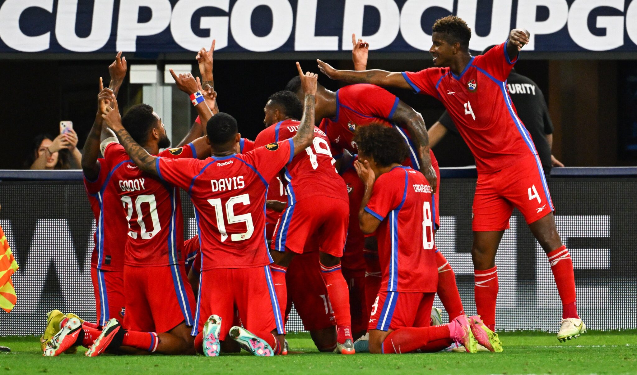 Panamá derrota 4 0 a Qatar y avanza a las semifinales de la Copa Oro