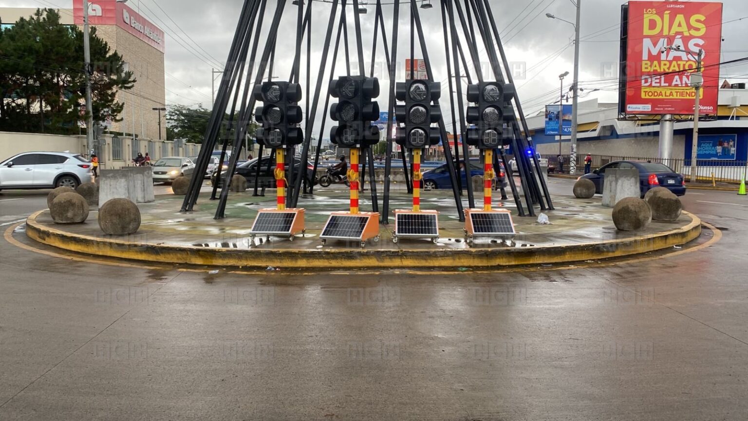 Tome Nota Alcald A Municipal Instala Sem Foros M Viles En Rotonda Del