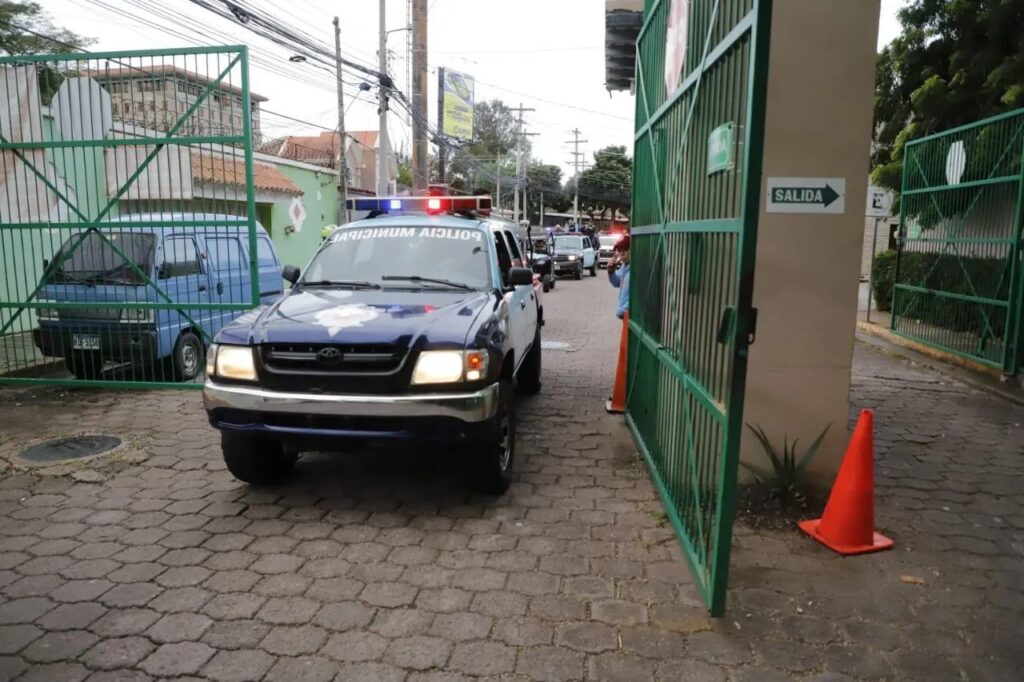 Alivio Vial Amdc Abre Y Desmantela Portones De Barrio Seguro En