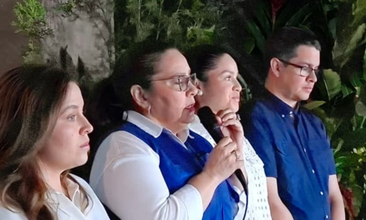 En la misma casa que lo capturaron, la familia de JOH grita «VOLVERÁ» y celebran indulto otorgado por Donald Trump