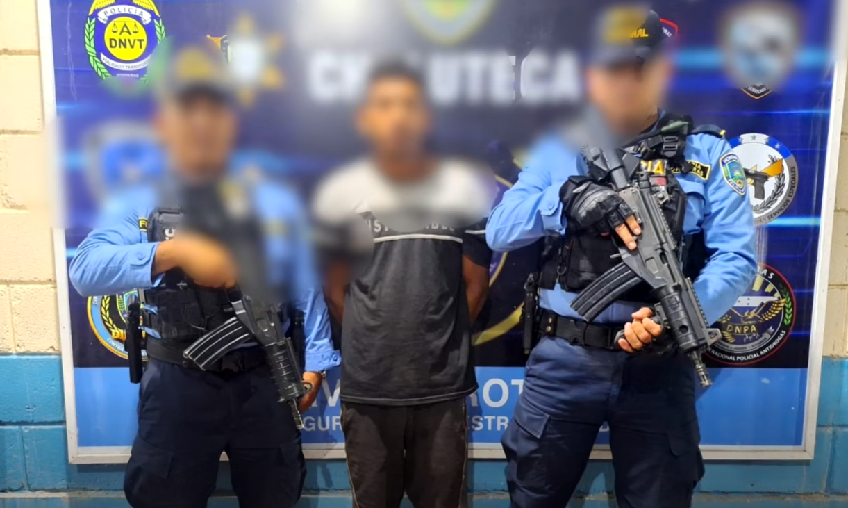 De los golpes al filo: Hermano ataca con machete a su propio hermano y casi lo deja mocho