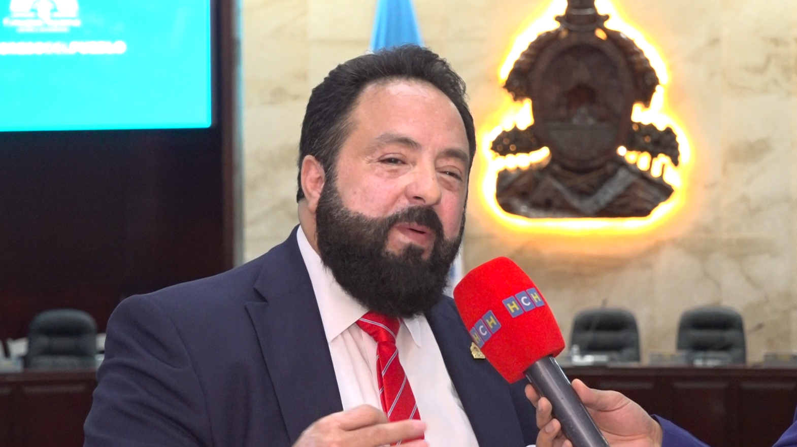 Presidente Redondo revela supuesto plan que pretendió orquestar la oposición de aprobar todos los decretos a cambio de su renuncia