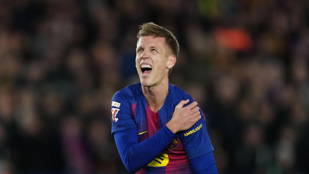 Dani Olmo sufre una luxación en el hombro: no jugará hasta 2026