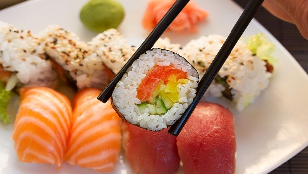 https://hch.tv/wp-content/uploads/2018/03/atrevete-a-preparar-sushi-en-casa-620x350.jpg