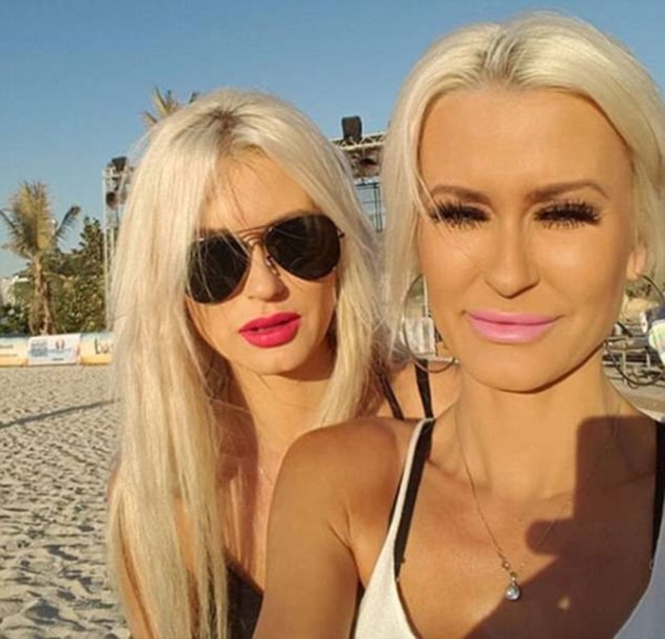 Alena y Sasha Parker, las abogadas mellizas más sensuales del mundo que están en problemas en el emirato árabe