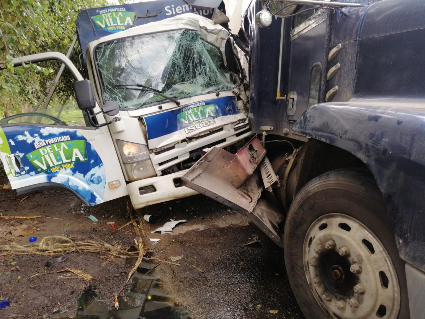 ¡Conductor De Camión Repartidor Herido, Tras Embestida De Rastra En ...