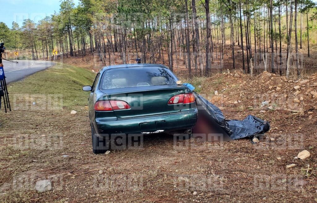 ¡Tremendo! Muerto De Un Balazo Junto A Carro, Hallan Hombre En La CA-5 ...