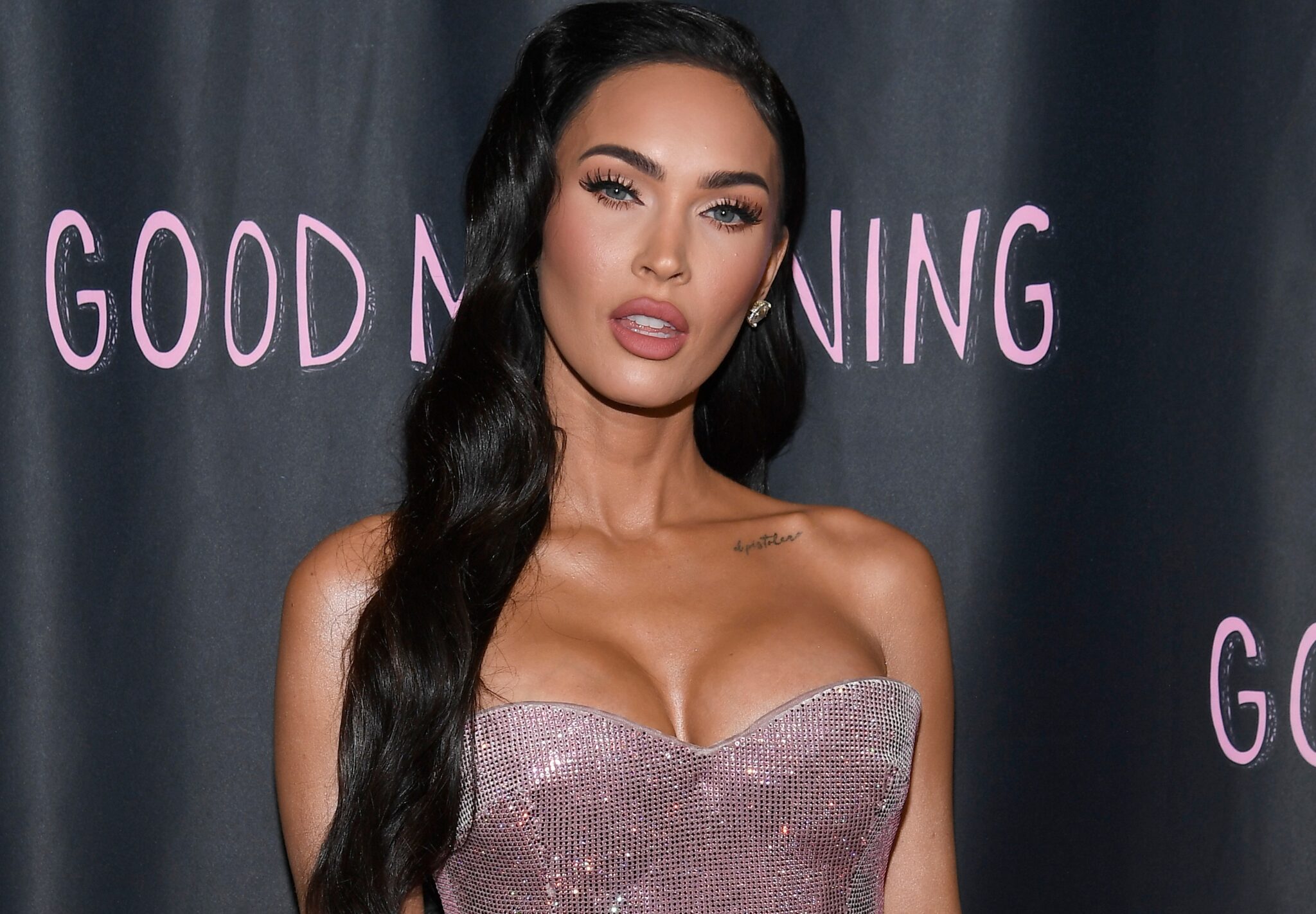 Megan Fox Admiti Que A Veces Siente La Necesidad De Lucir Desnuda En La Alfombra Roja Hch Tv