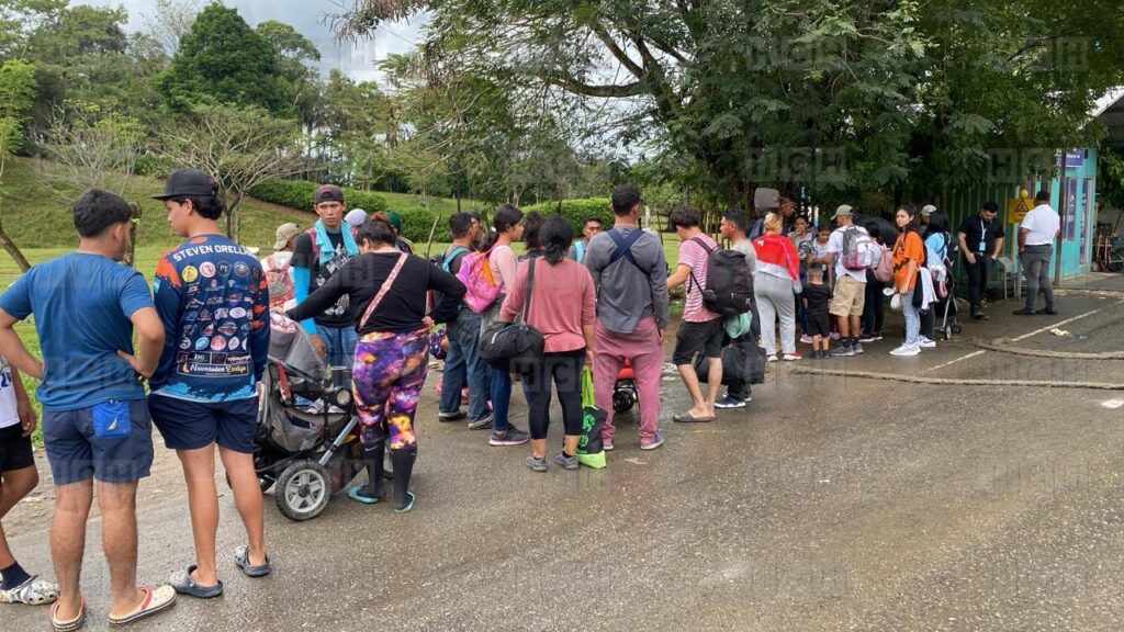 Caravana de hondure os atraviesa la frontera con Guatemala