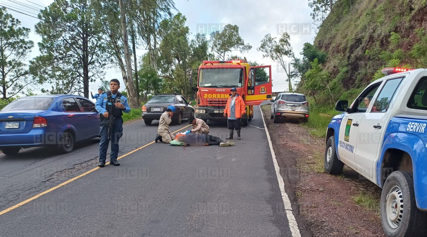 Adulto Mayor Gravemente Herido Tras Caer De Moto En Carretera A Valle