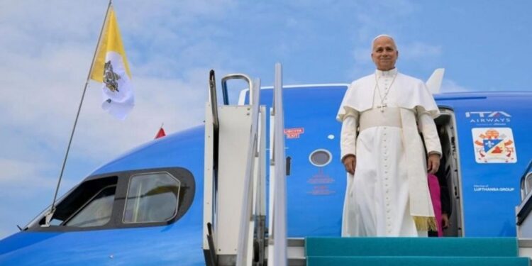 El papa León XIV arriba a Turquía en el primer viaje internacional de su papado