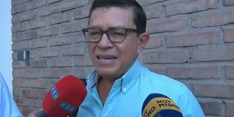 Sobreseen a representante de empresa que prestó transporte electoral en las Primarias