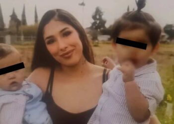 » Madre enfrenta cargos tras dejar morir a su hijo en el carro mientras se hacía un relleno de labios en california