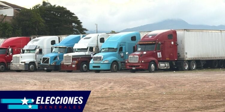 ¡Votos pendientes! Decenas de furgones cargados con material electoral esperan su descarga