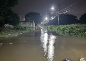 Anegados diversos sectores de Choloma debido a torrenciales lluvias