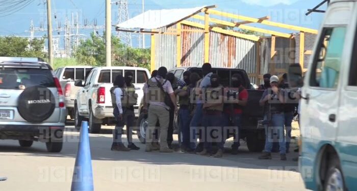 Detención a vehículo termina en fuerte enfrentamiento entre policías y antisociales en San Manuel, Cortés