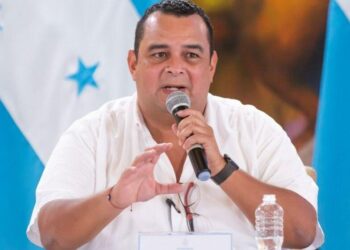 En cabildo abierto, Aldana exige a la CSJ ordenar que se cuenten los votos, y advierte: “no pongan en riesgo la paz”