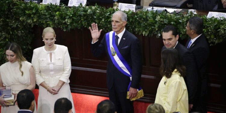 Nasry Asfura jura como Presidente Constitucional de Honduras