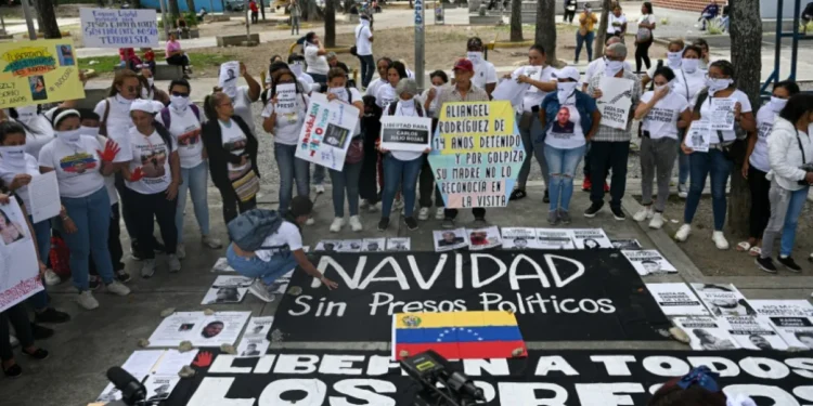 Oposición en Venezuela reporta 11 excarcelaciones y exige la liberación de todos los presos políticos