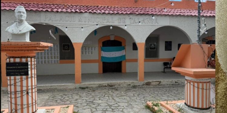 Tomada permanece la alcaldía de Talanga por quienes se oponen a entregarla al nuevo edíl