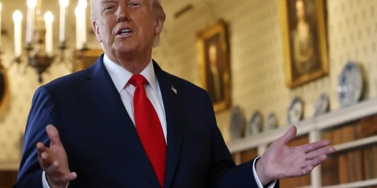 Trump dice que iniciarán pronto ataques terrestres contra los carteles que están «dirigiendo» México