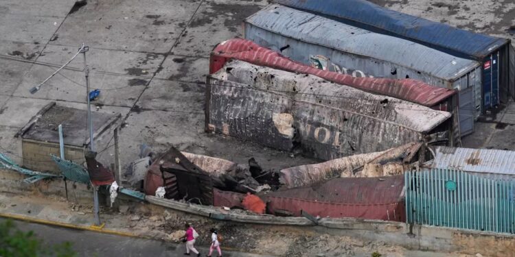 Al menos 40 muertos, incluidos militares y civiles, en ataque de EEUU sobre Venezuela: reporte de ‘The New York Times’