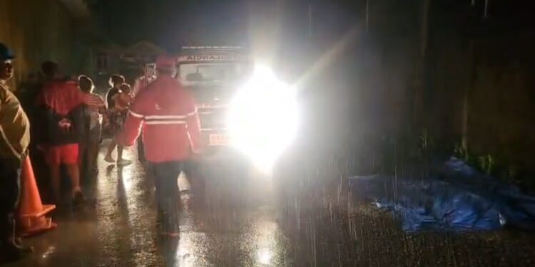 Un hombre pierde la vida tras hacer contacto con un cable en una calle de Monte Placentero, Islas de la Bahía