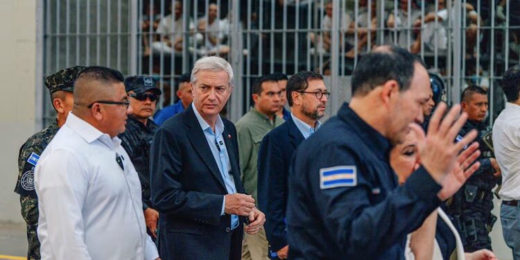 Presidente entrante chileno Antonio Kast interesado en el modelo penitenciario implementado por Nayib Bukele
