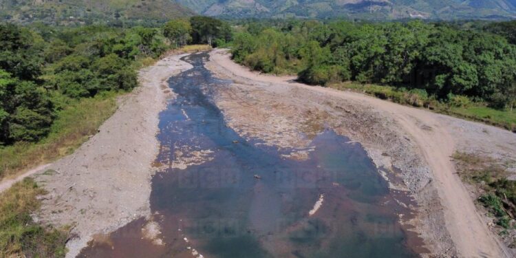 ¡Desastre ambiental! Extracción de minerales está devastando el río Talgua en Olancho