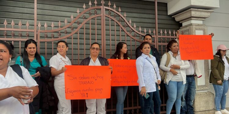 ¡Por falta de pago! Personal de redes descentralizadas de salud se toman la SEFIN