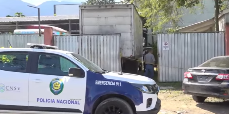 ¡Tragedia laboral! Menor perece bajo un vehículo que reparaba en taller de SPS
