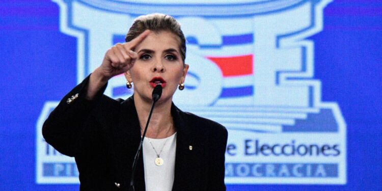 Elecciones Costa Rica: casi 12 años sin una presidenta mujer, Laura Fernández la favorita de las encuestas