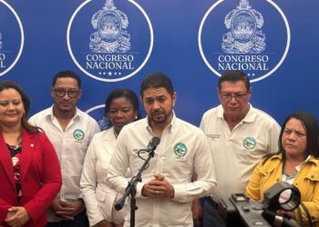 Anuncian 600 nuevas plazas laborales para enfermeras auxiliares este 2026