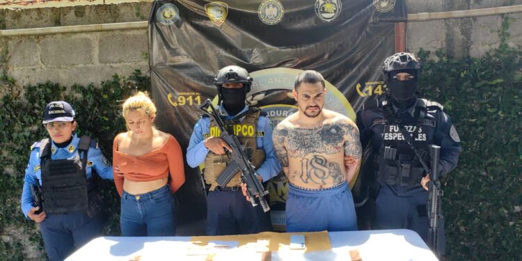 Atrapan a “La Diabla” y al Grinay”, presuntos extorsionadores de la 18 en La Ceiba