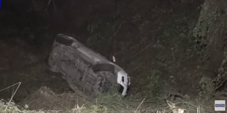 Conductor se salva de milagro tras caer a hondonada en Cofradía | Móvil Emergencia SPS