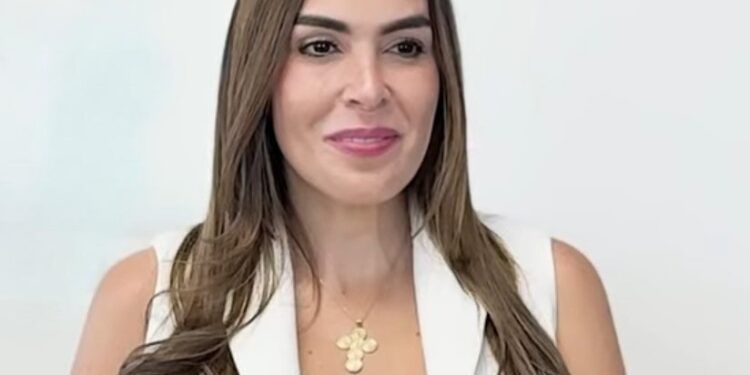 En el Congreso Nacional la diputada por el Partido Liberal Alia Kafati propone bajar de 128 a 82 diputados en el legislativo