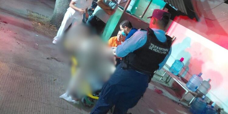 Hombre sobrevive a brutal ataque en la 21 de octubre | Móvil Emergencia TGU
