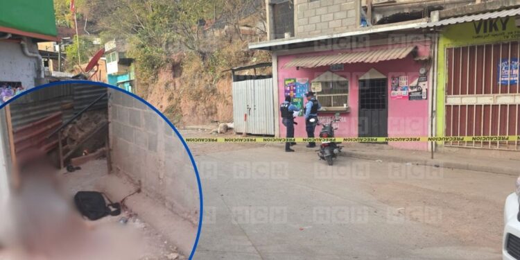 Junto a su mochila, pistoleros dejan sin vida a joven en colonia Villa Nueva