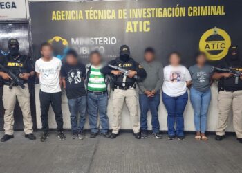 Desmantelan red de estafadores informáticos que robaban datos y dinero a través de página bancaria falsa