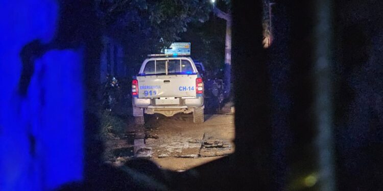 Una pareja detenida tras enfrentamiento armado con policías | Móvil Emergencia SPS