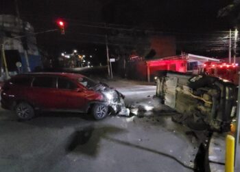 Cuatro heridos tras embestida de otro conductor que irrespetó semáforo en rojo | Móvil Emergencia TGU