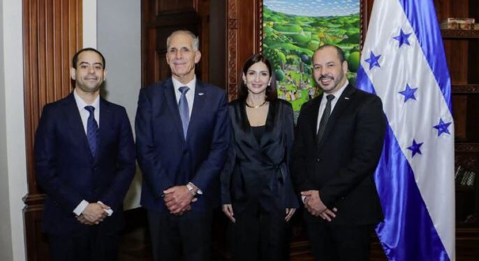 El actual presidente del colegio de abogados ahora en representación de los liberales en la comuna de banca y seguros