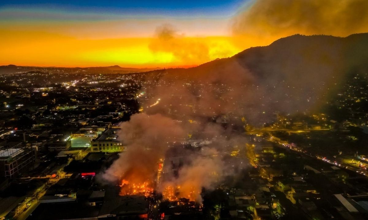 San Salvador en Alerta: Incendio Fatal Deja Tres Muertos