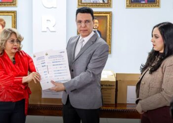 UFTF entregó a la PGR expedientes de políticos que no rindieron cuentas por gastos de campaña