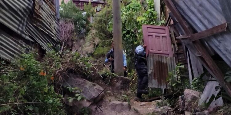 Una caída le costó la vida a sujeto que regresaba borracho a casa | Móvil Emergencia TGU